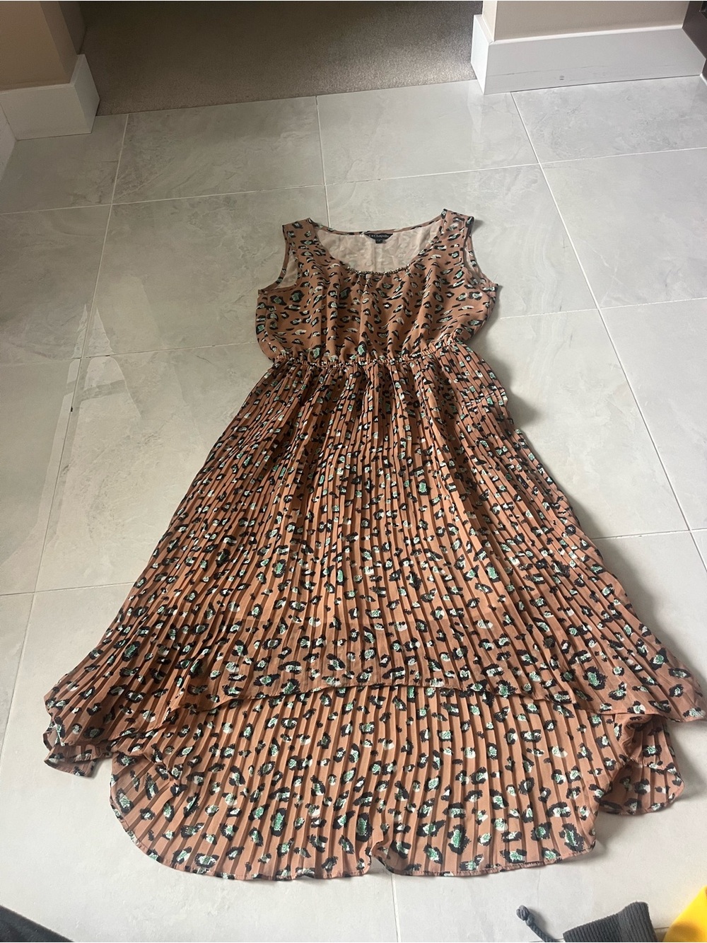 Pleated Brown Floral-Print Sleeveless Midi Dress